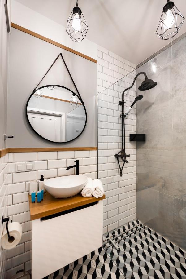 ורשה Grzybowska Luxury Apartment מראה חיצוני תמונה